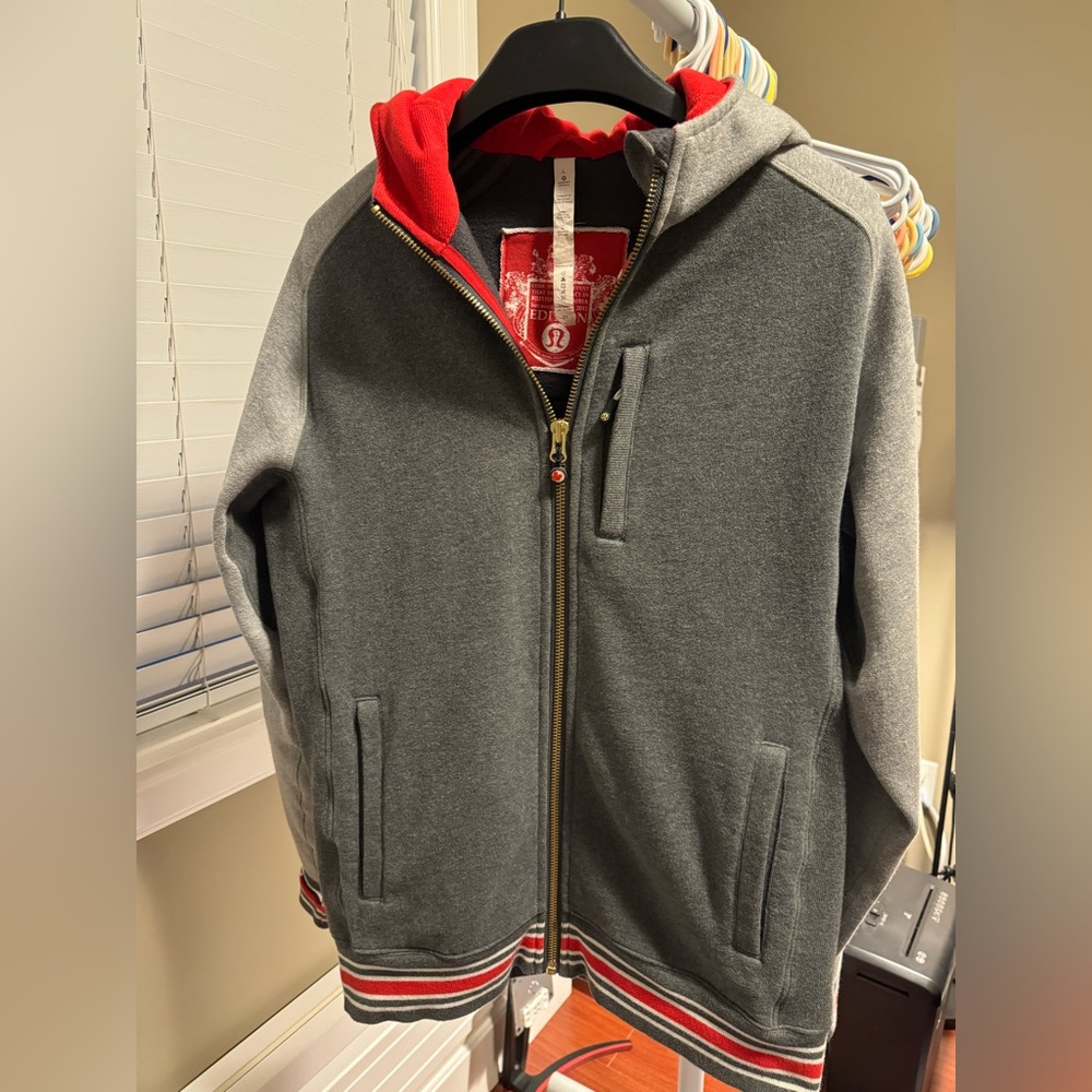 Men’s Lululemon hoodie Grey L